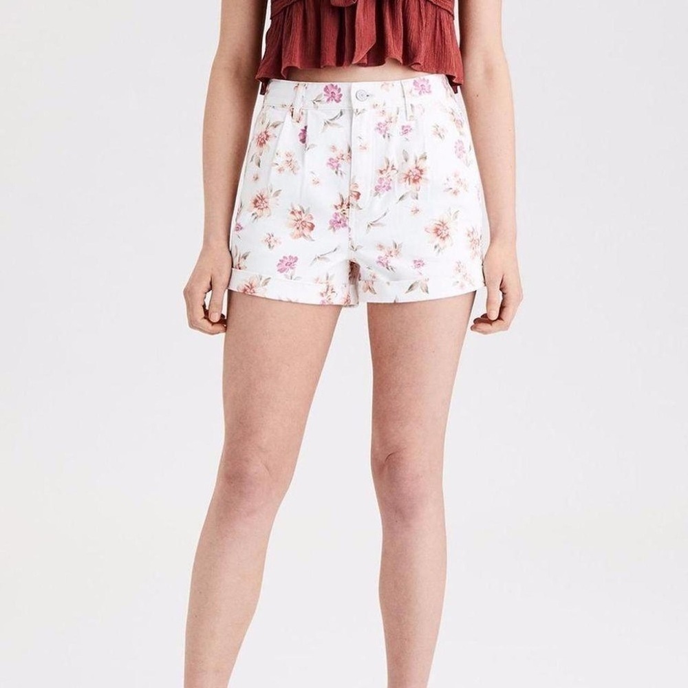 American Eagle White Floral Denim Mom Shorts Women’s Size 4 100% Cotton